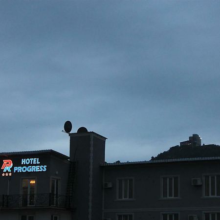 Hotel Progress Batumi Bagian luar foto