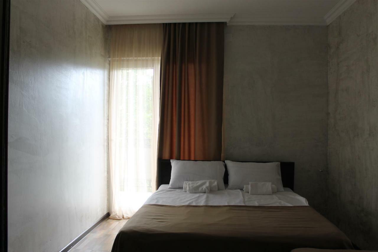 Hotel Progress Batumi Bagian luar foto