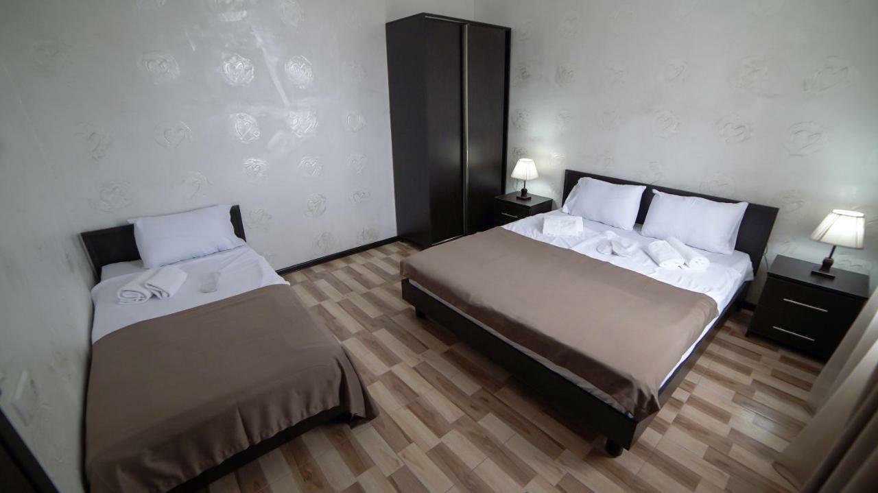 Hotel Progress Batumi Bagian luar foto