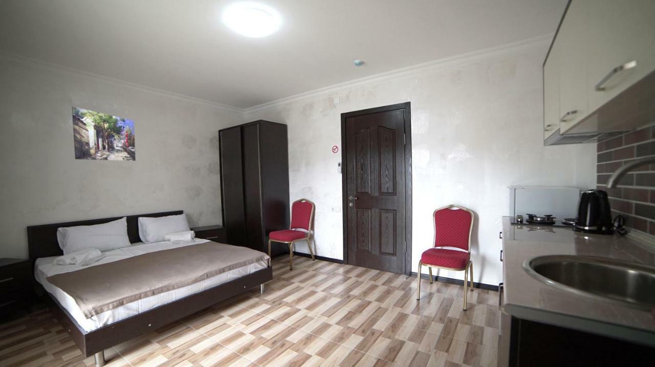 Hotel Progress Batumi Bagian luar foto