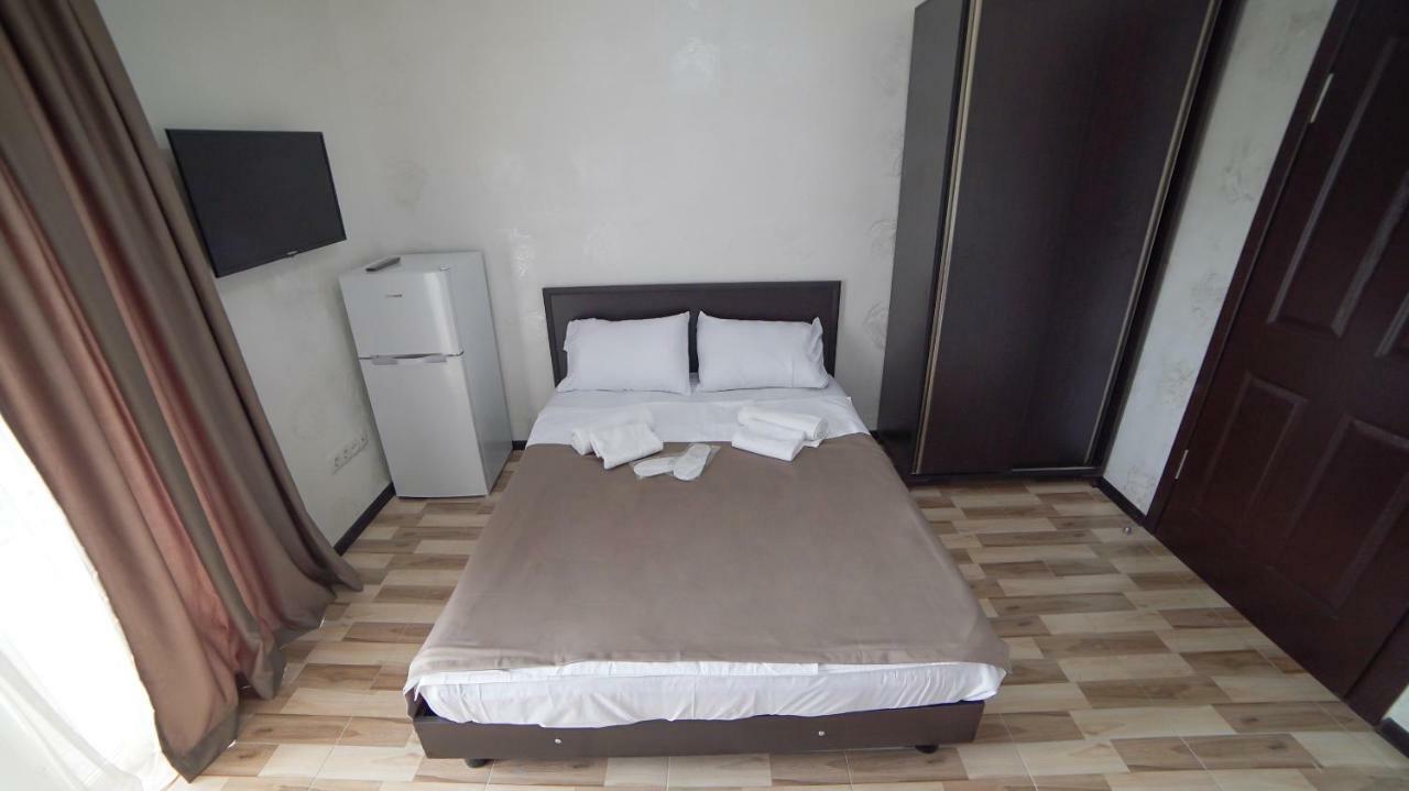 Hotel Progress Batumi Bagian luar foto