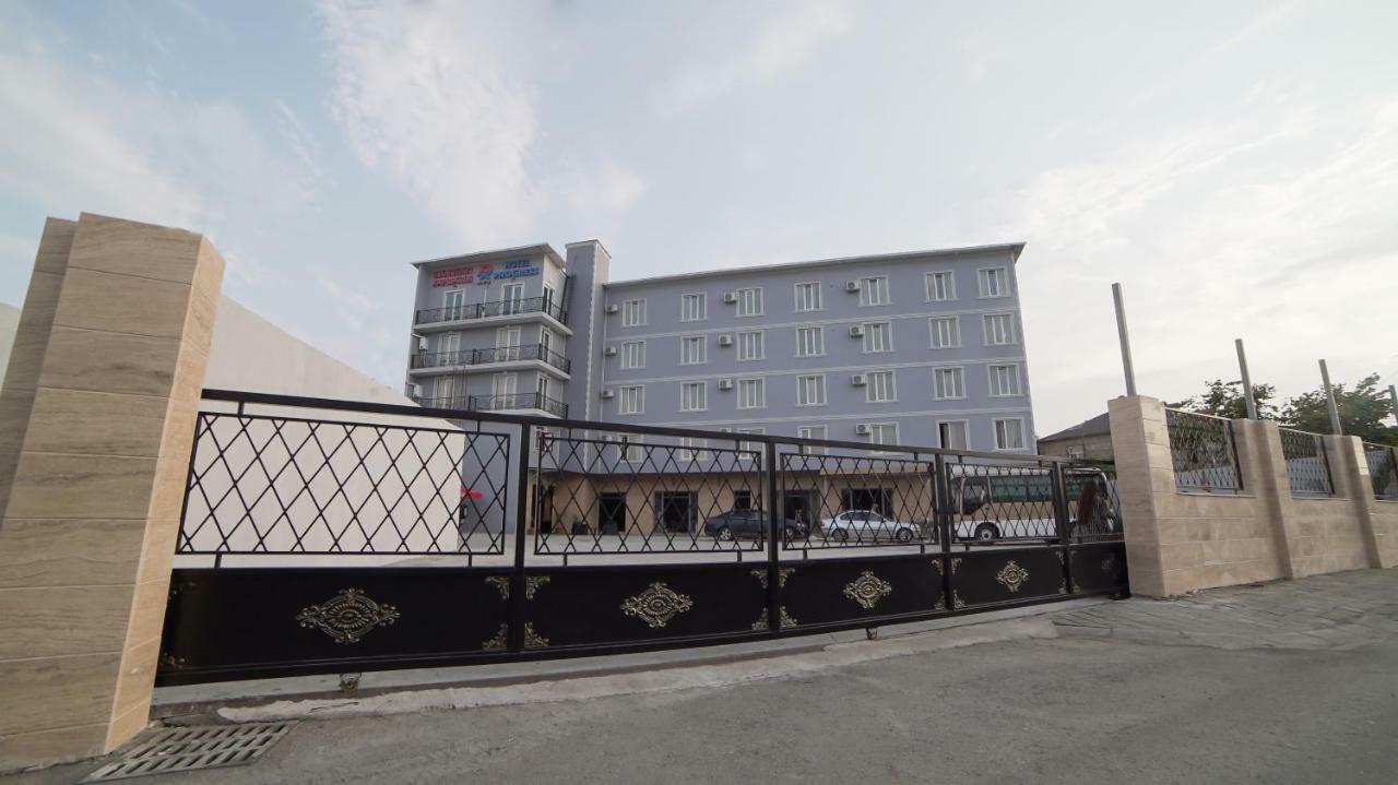 Hotel Progress Batumi Bagian luar foto