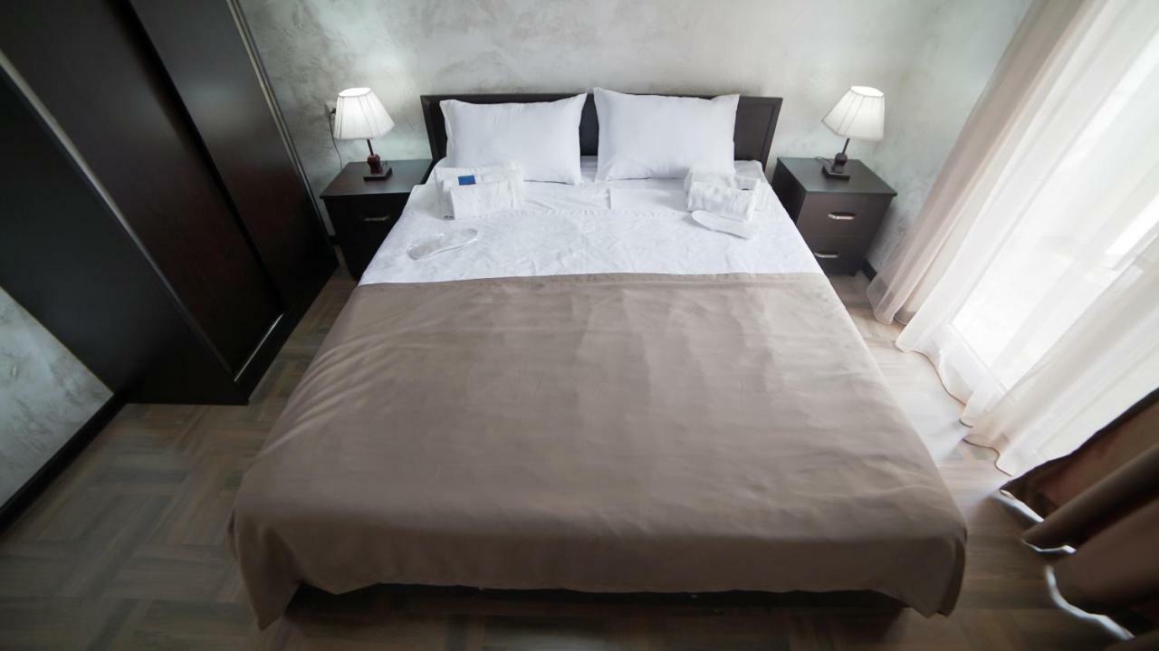 Hotel Progress Batumi Bagian luar foto