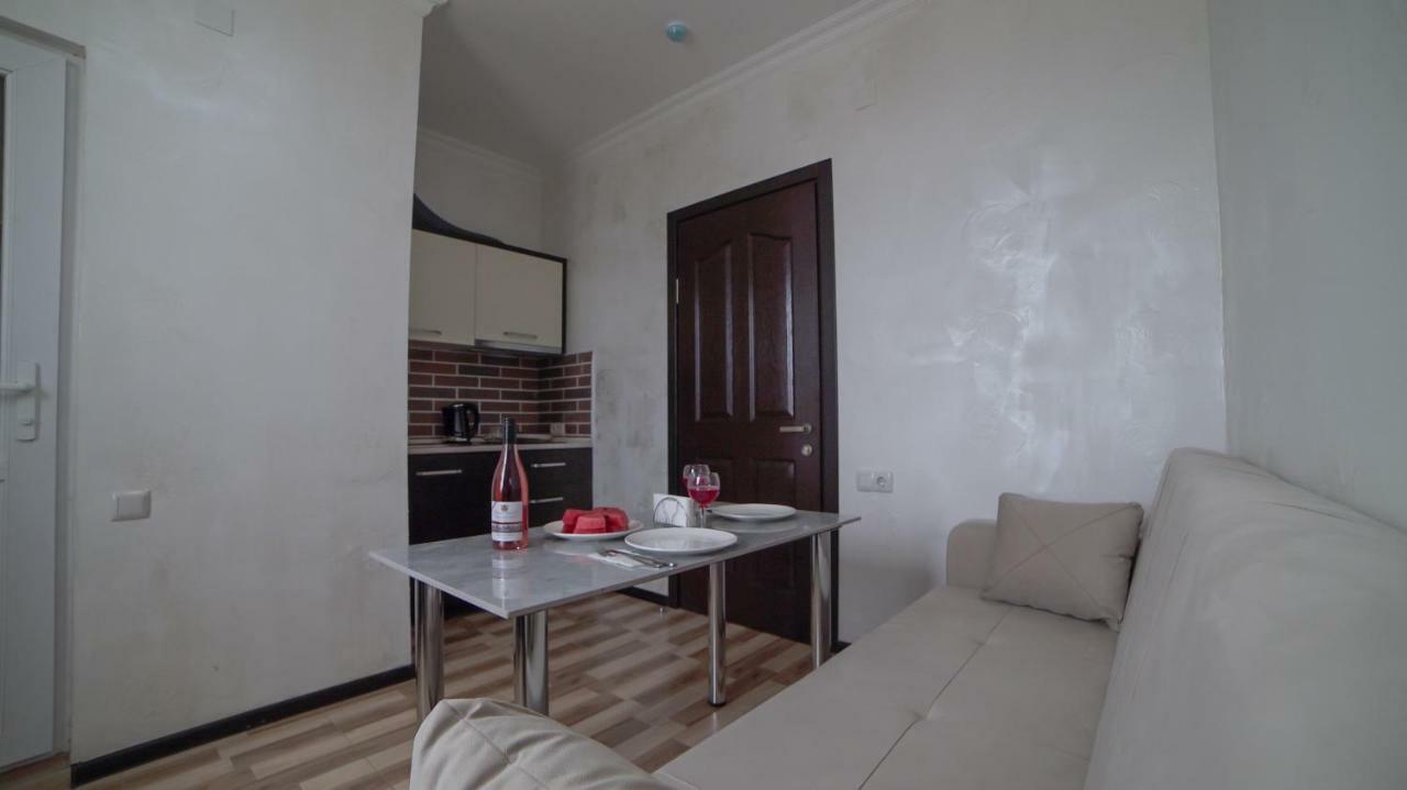 Hotel Progress Batumi Bagian luar foto