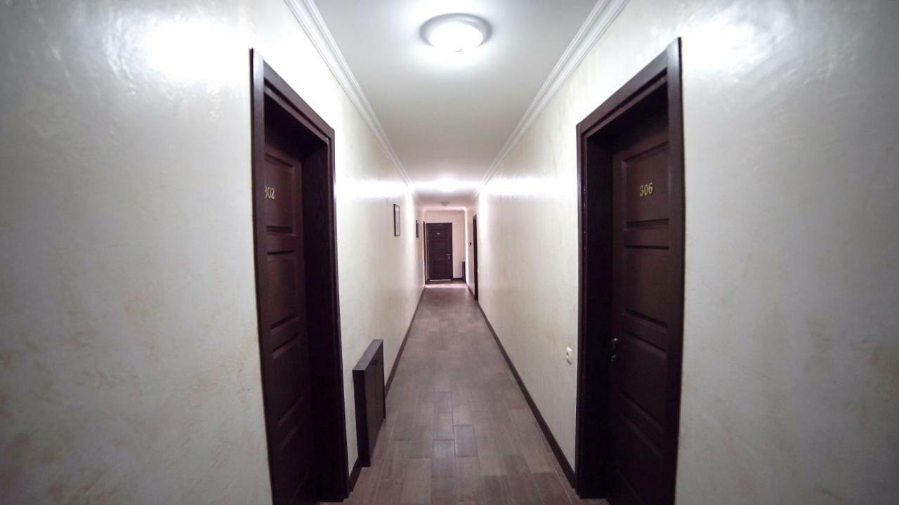 Hotel Progress Batumi Bagian luar foto